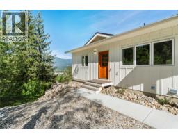Den - 633 9 Street Se, Salmon Arm, BC V1E2C2 Photo 12