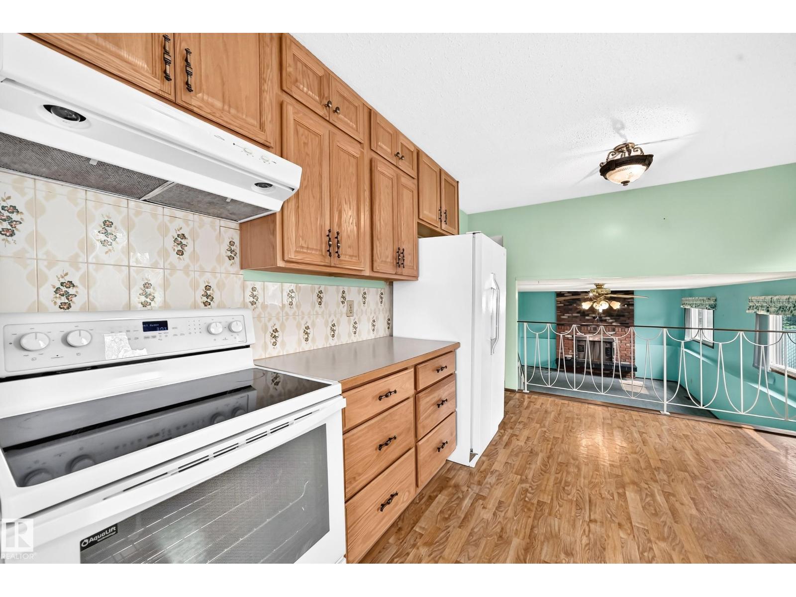 17951 80 AV NW - 7