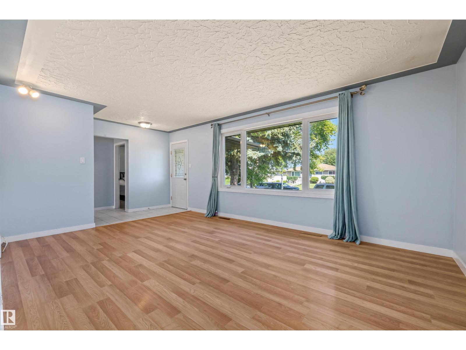 13320 123 ST NW - 4
