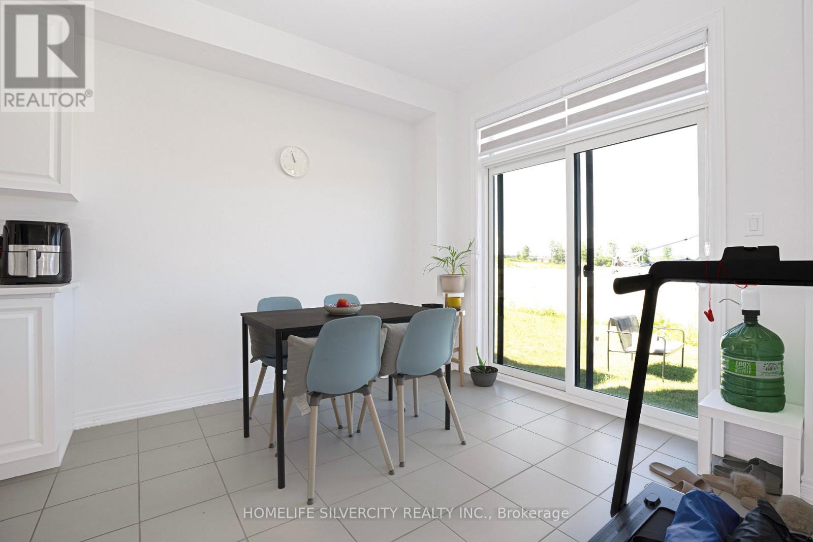 12 KINGSBURY TRAIL - 23