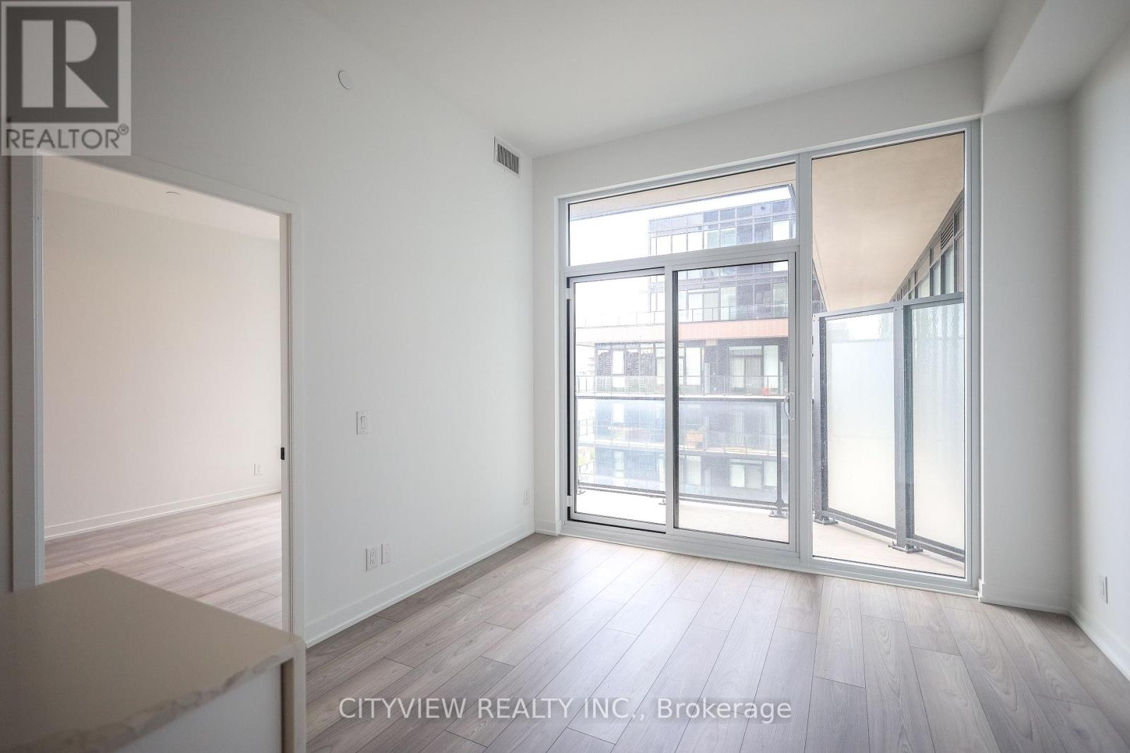 #1127 285 DUFFERIN STREET - 10