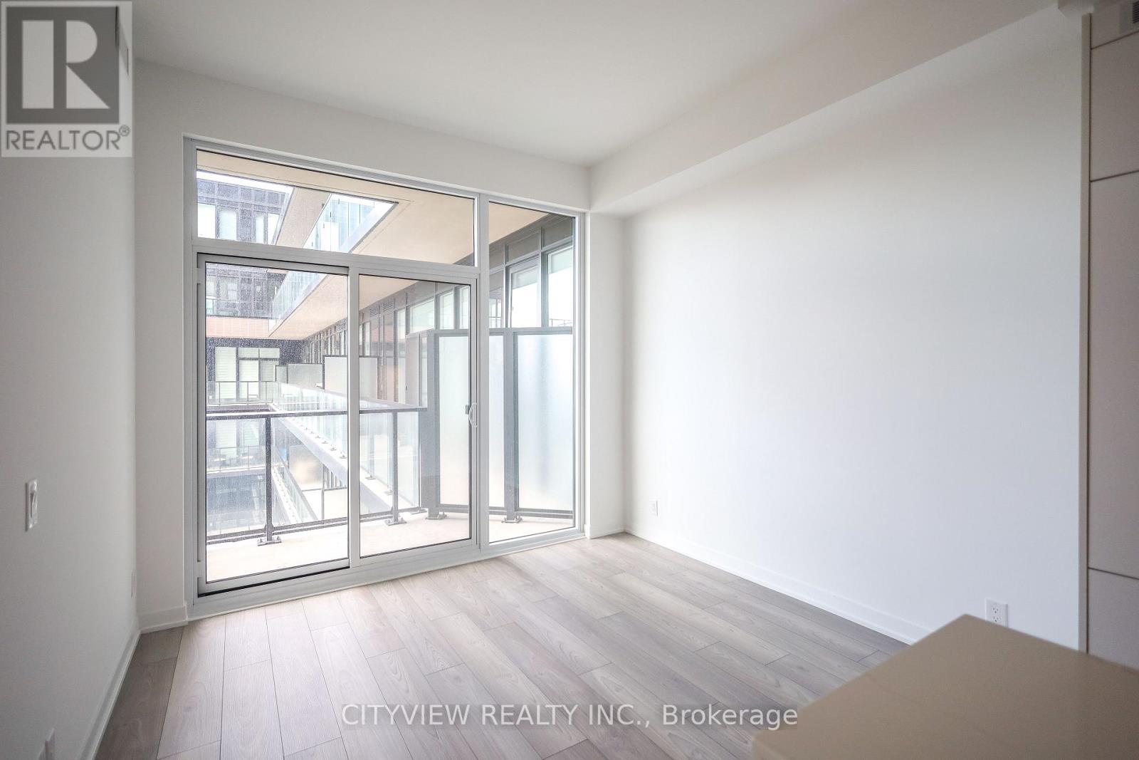 #1127 285 DUFFERIN STREET - 11