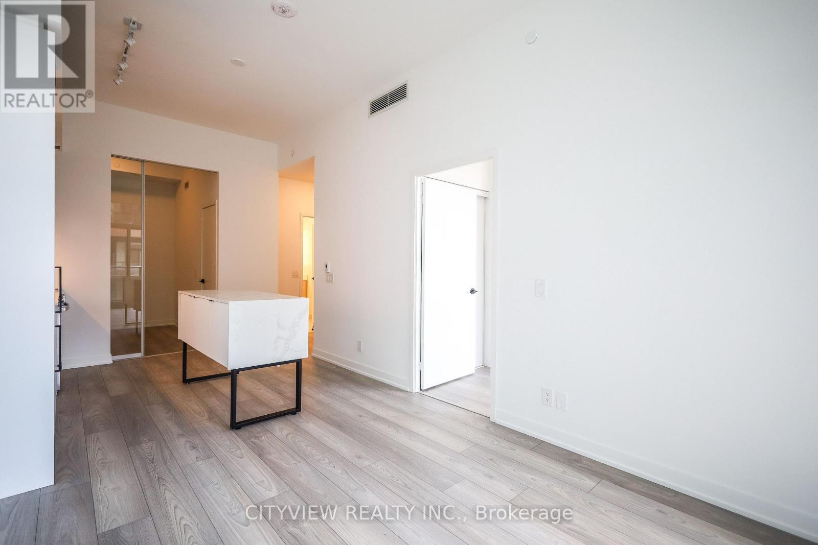 #1127 285 DUFFERIN STREET - 15