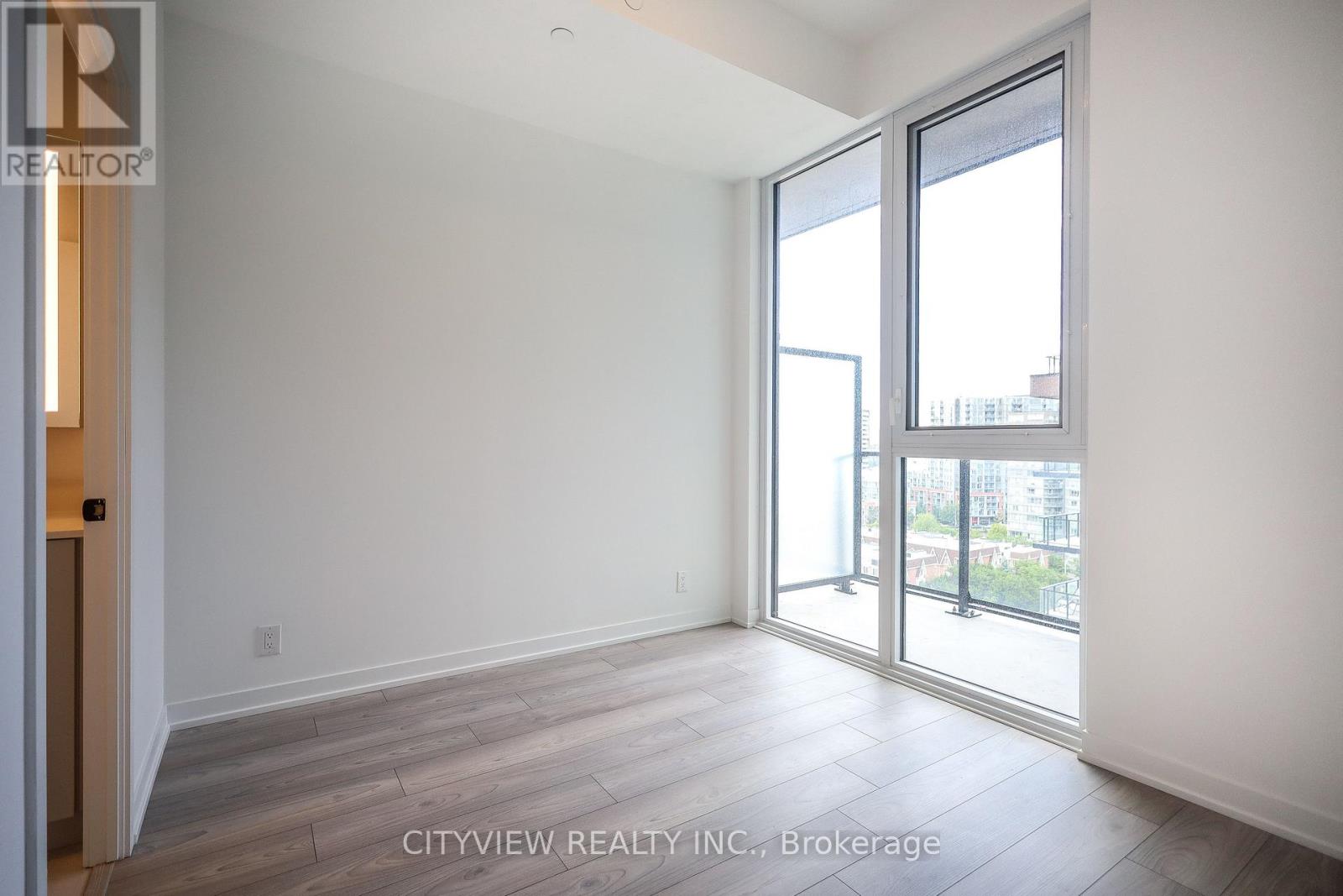 #1127 285 DUFFERIN STREET - 16