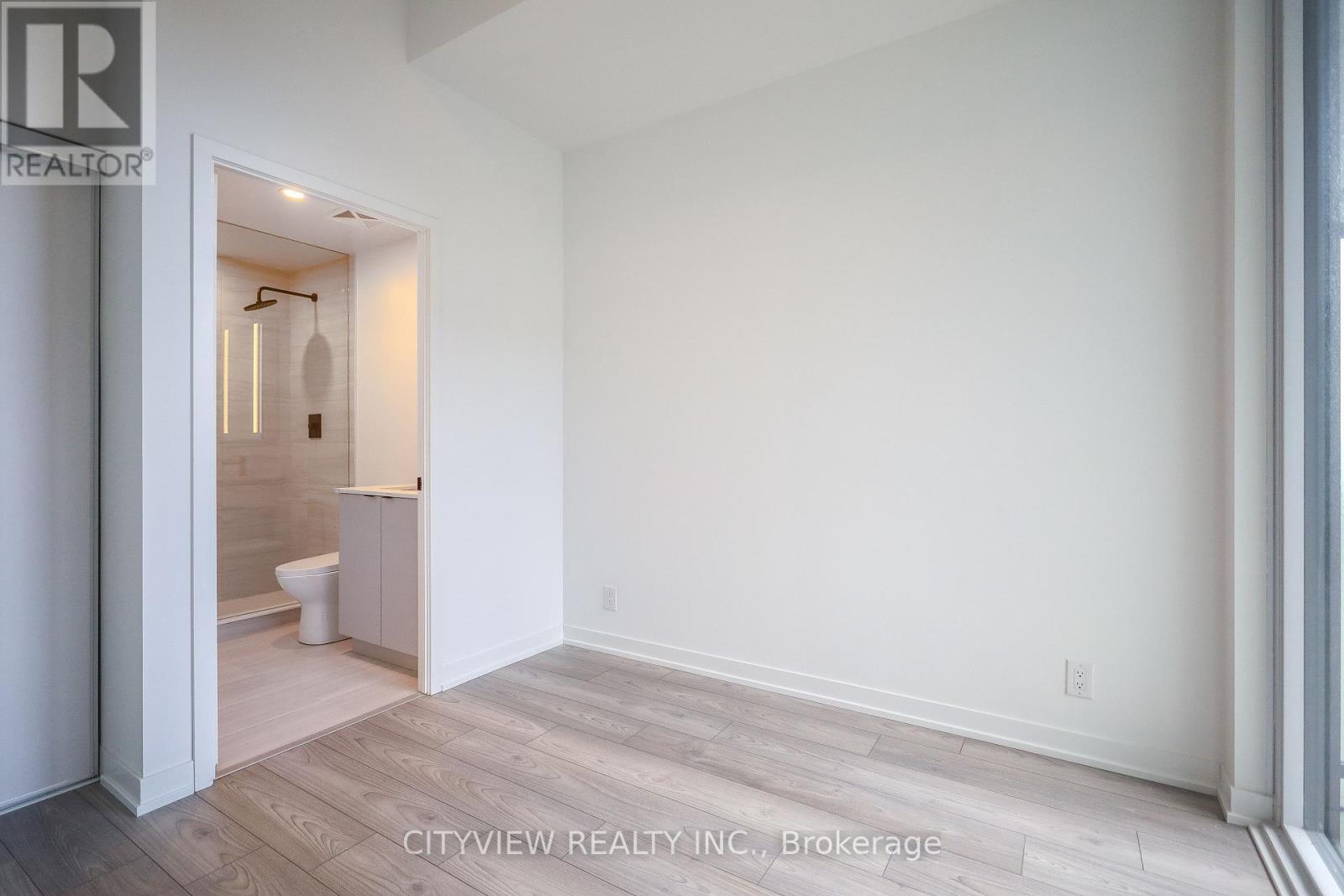 #1127 285 DUFFERIN STREET - 17