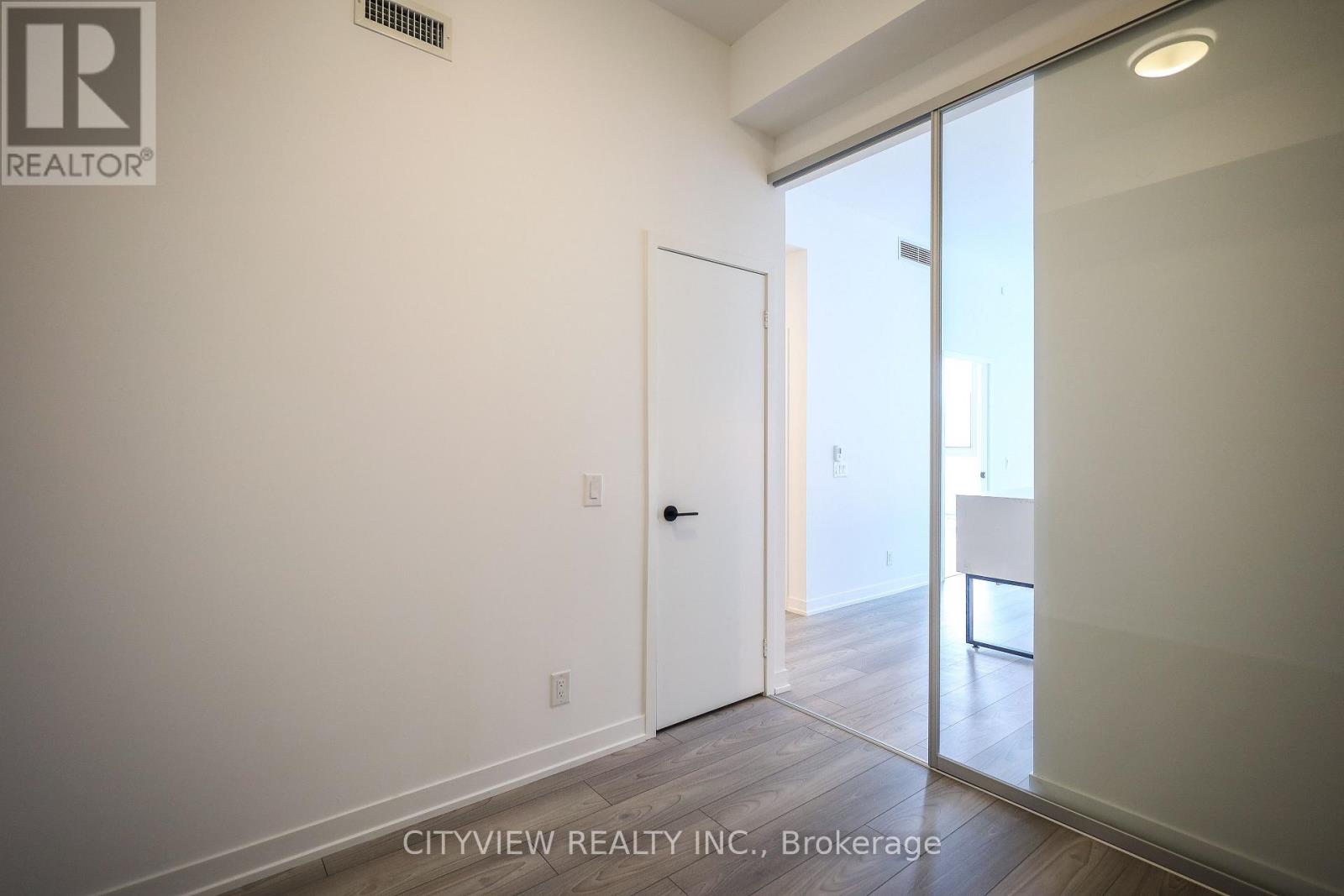#1127 285 DUFFERIN STREET - 20