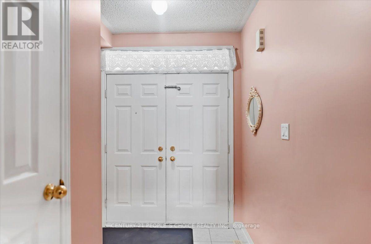 33 PENGUIN LANE - 1