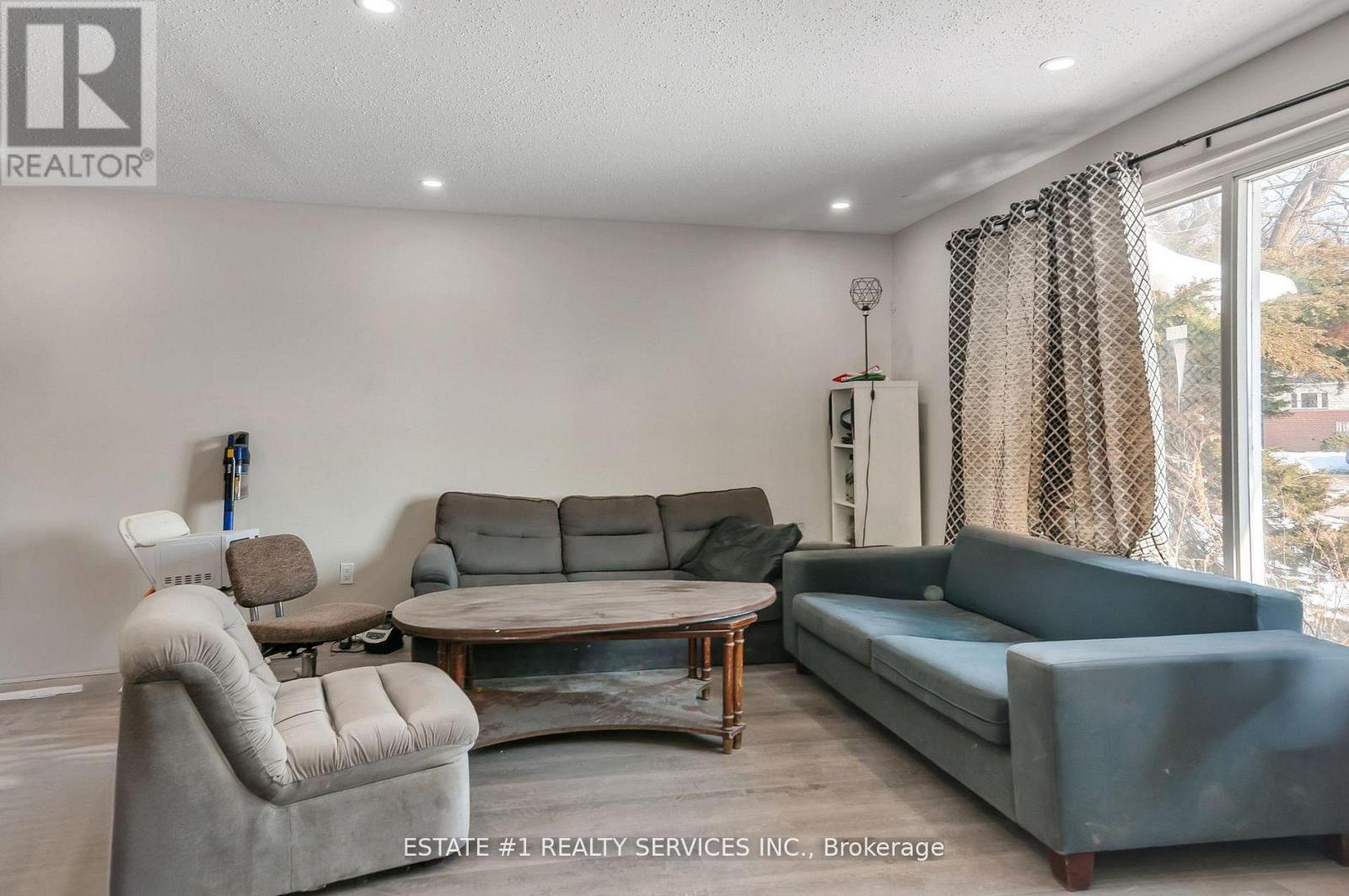 116 ADDINGTON CRESCENT - 11
