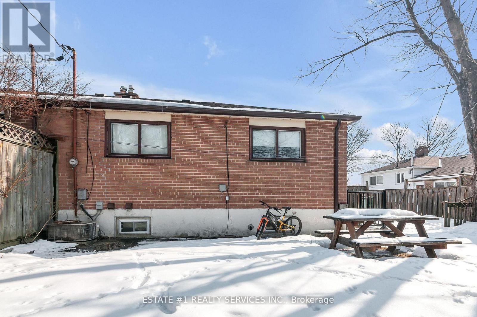 116 ADDINGTON CRESCENT - 6
