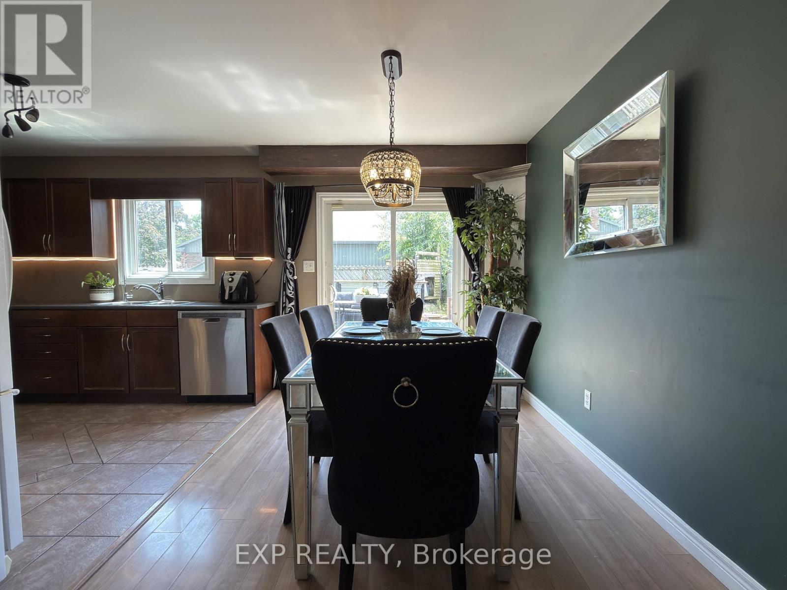 608 HIGHVIEW DRIVE - 10