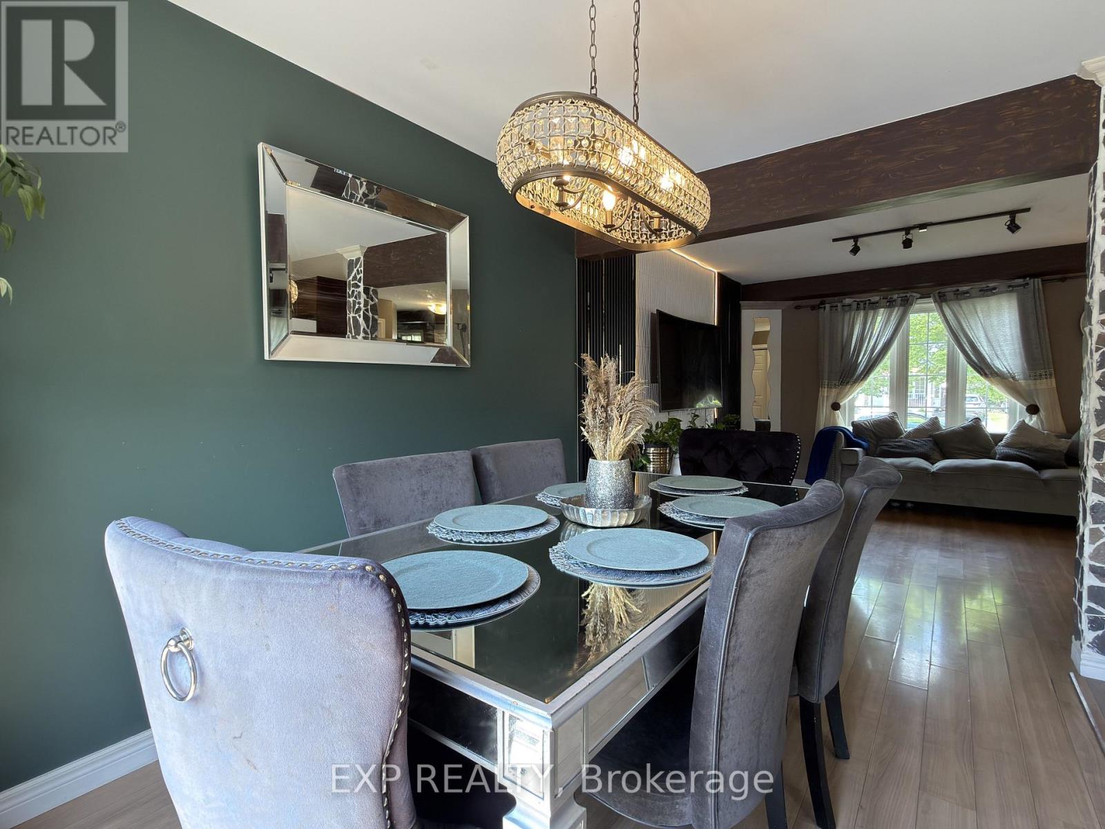 608 HIGHVIEW DRIVE - 12