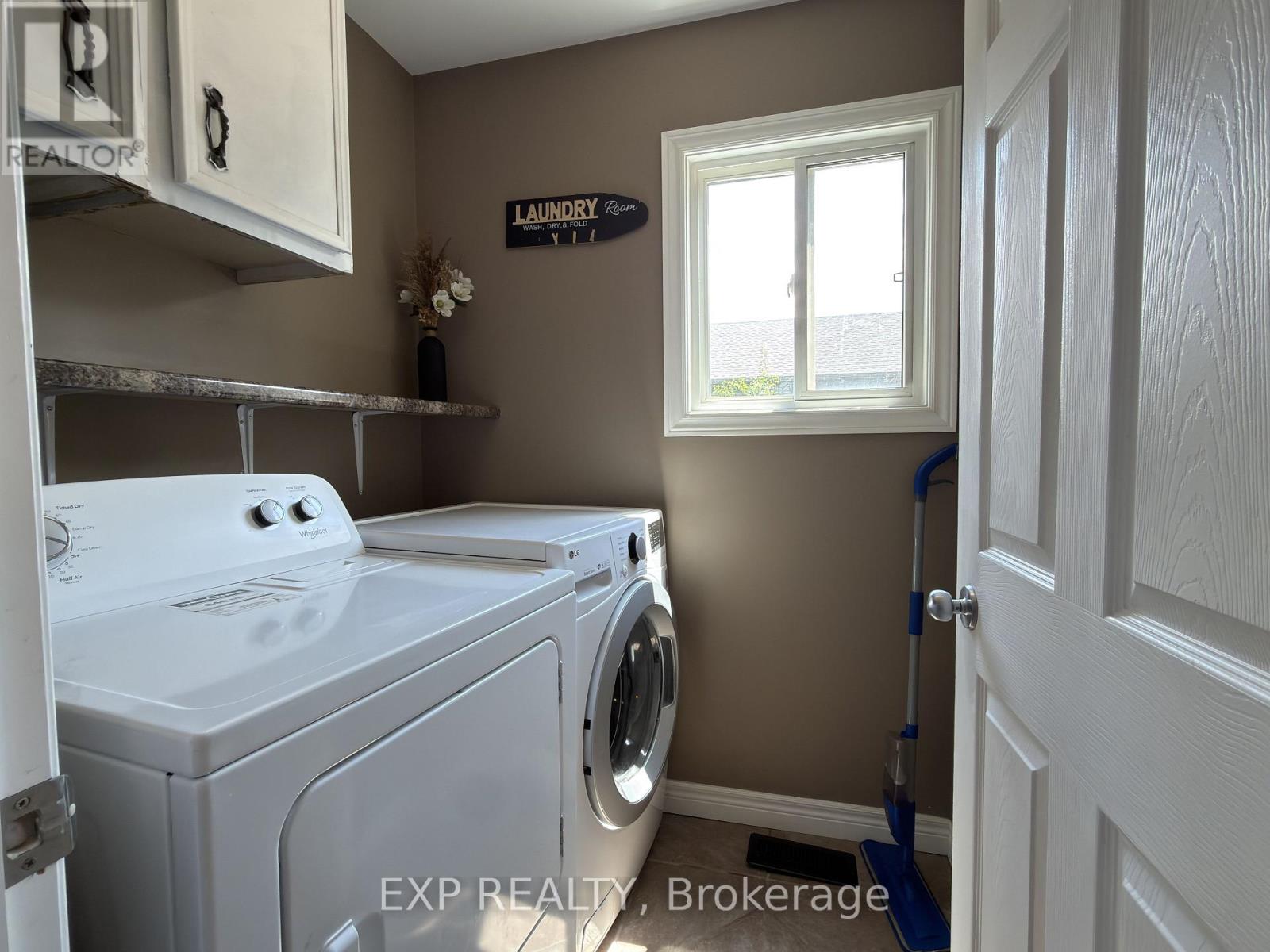 608 HIGHVIEW DRIVE - 17