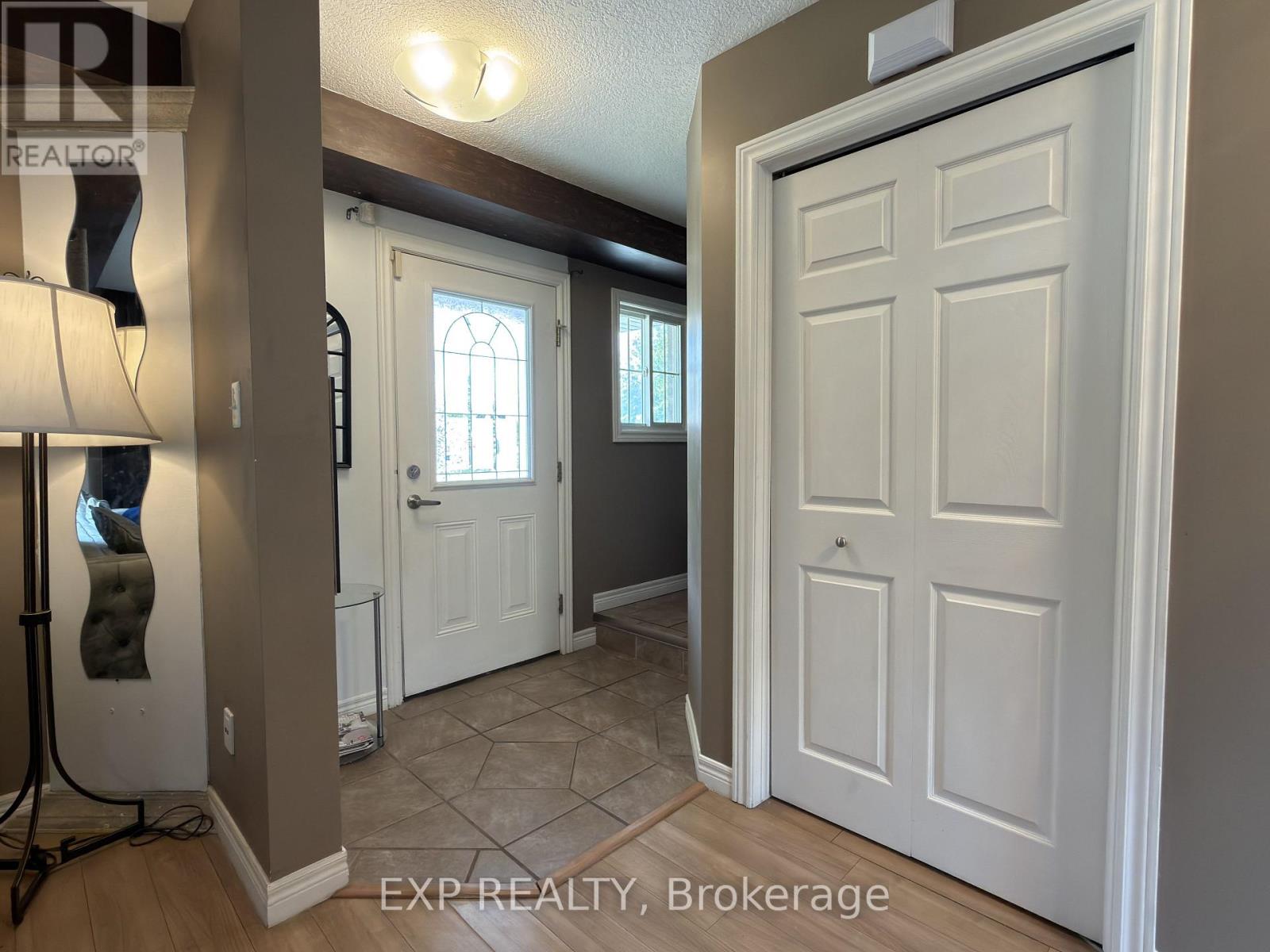 608 HIGHVIEW DRIVE - 18