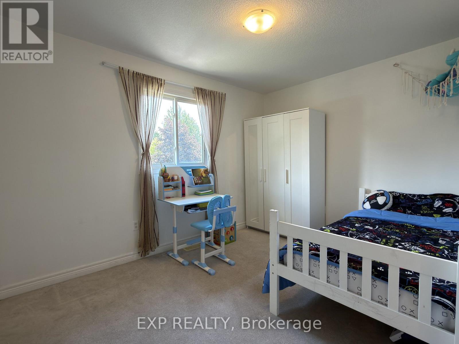 608 HIGHVIEW DRIVE - 27