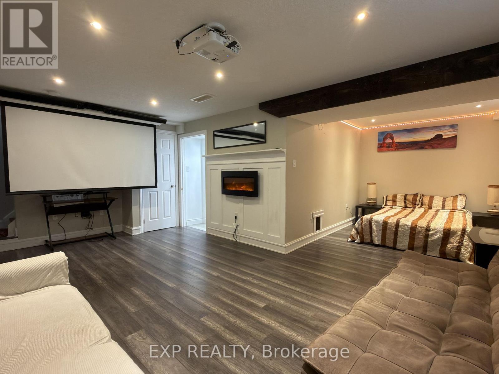 608 HIGHVIEW DRIVE - 30