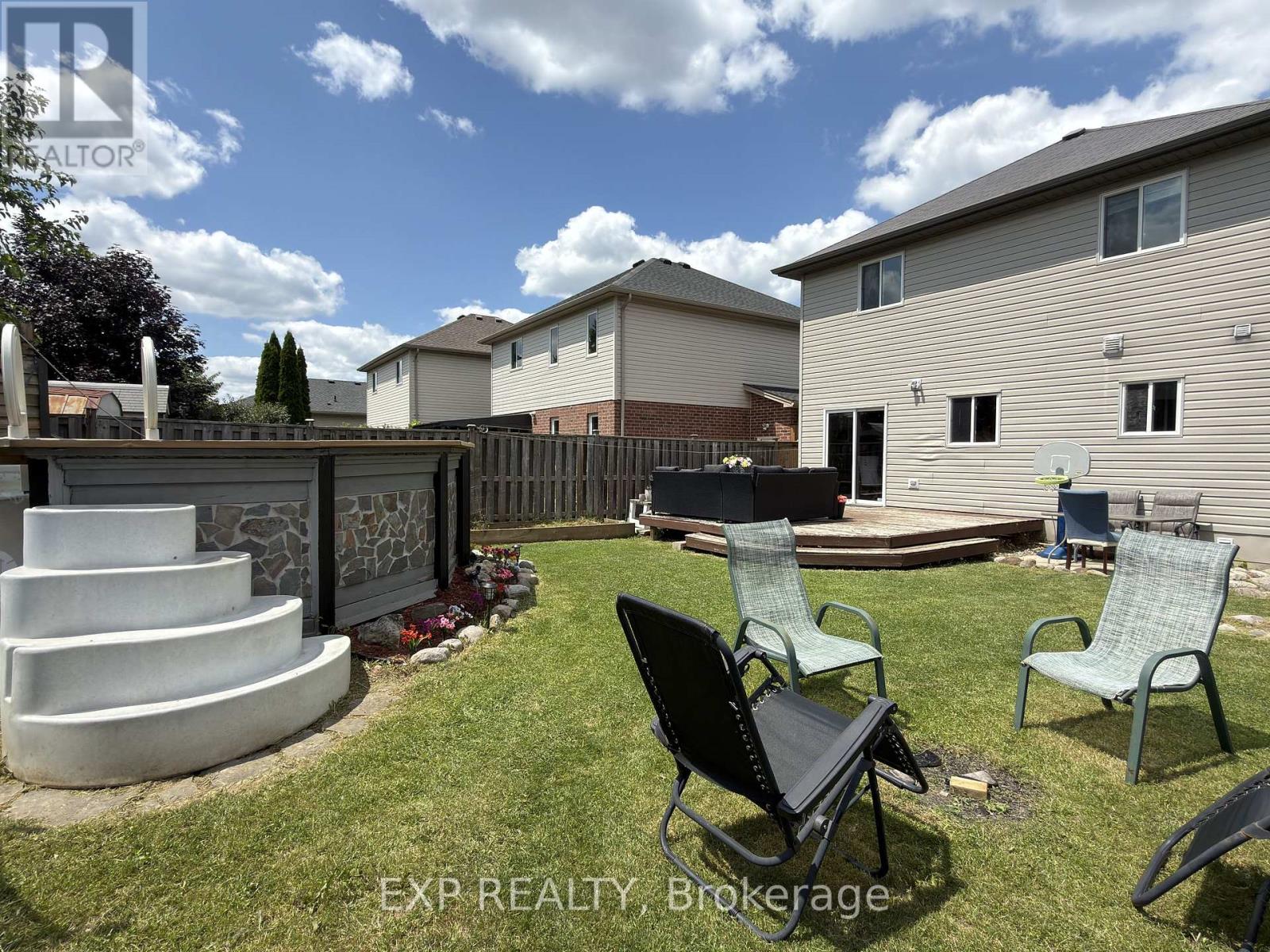 608 HIGHVIEW DRIVE - 39
