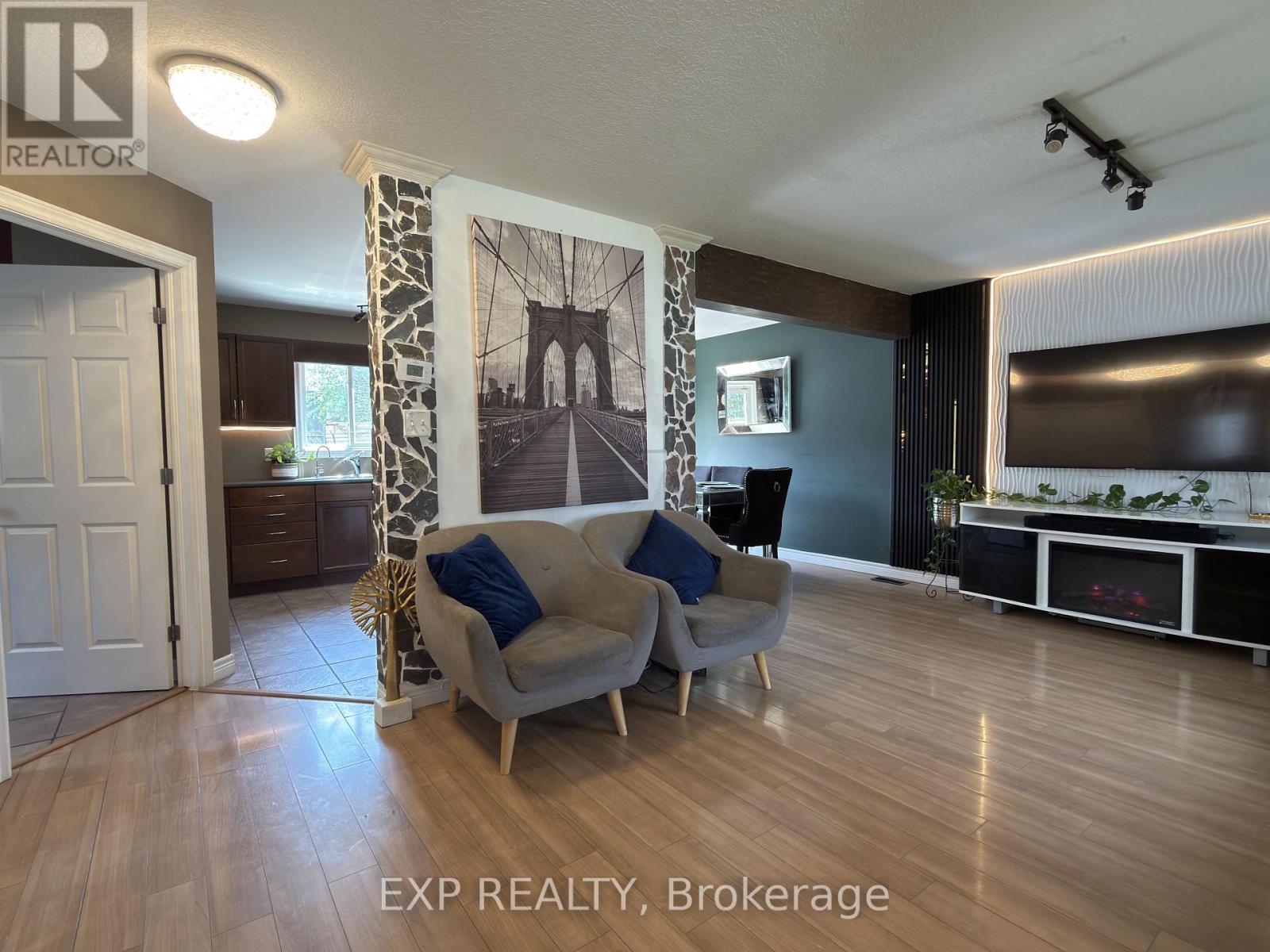 608 HIGHVIEW DRIVE - 6