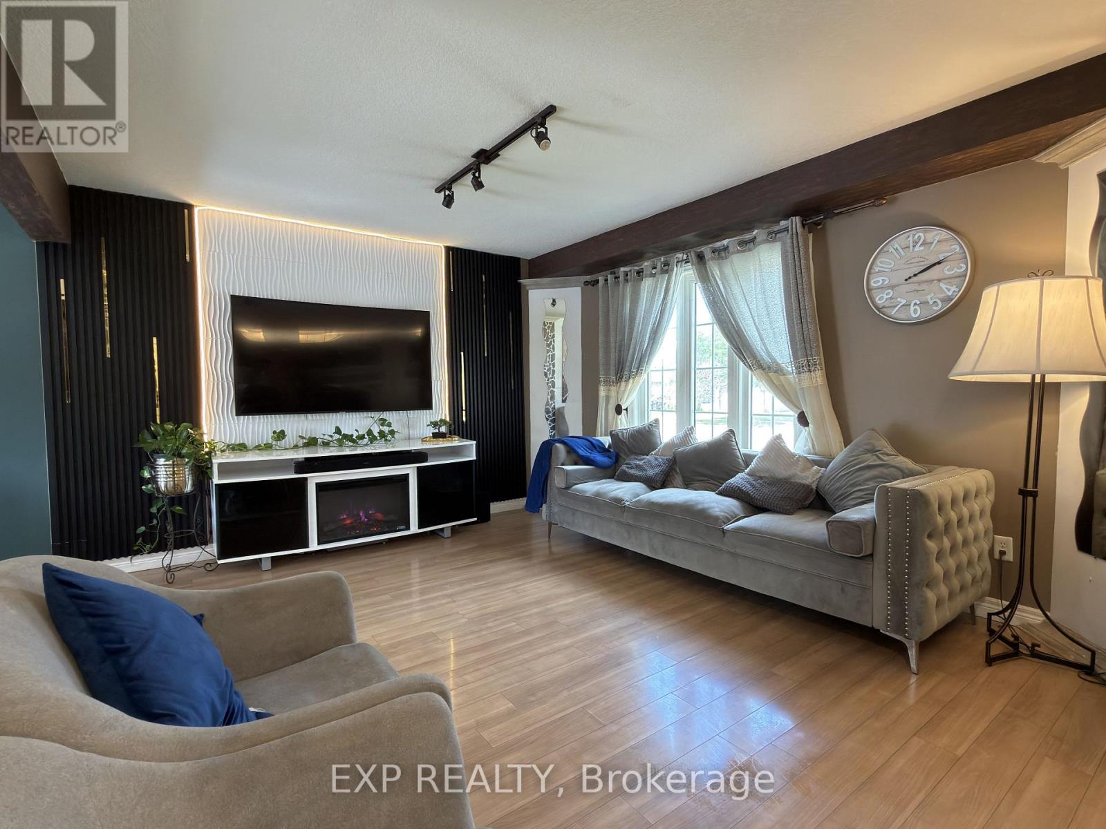 608 HIGHVIEW DRIVE - 8