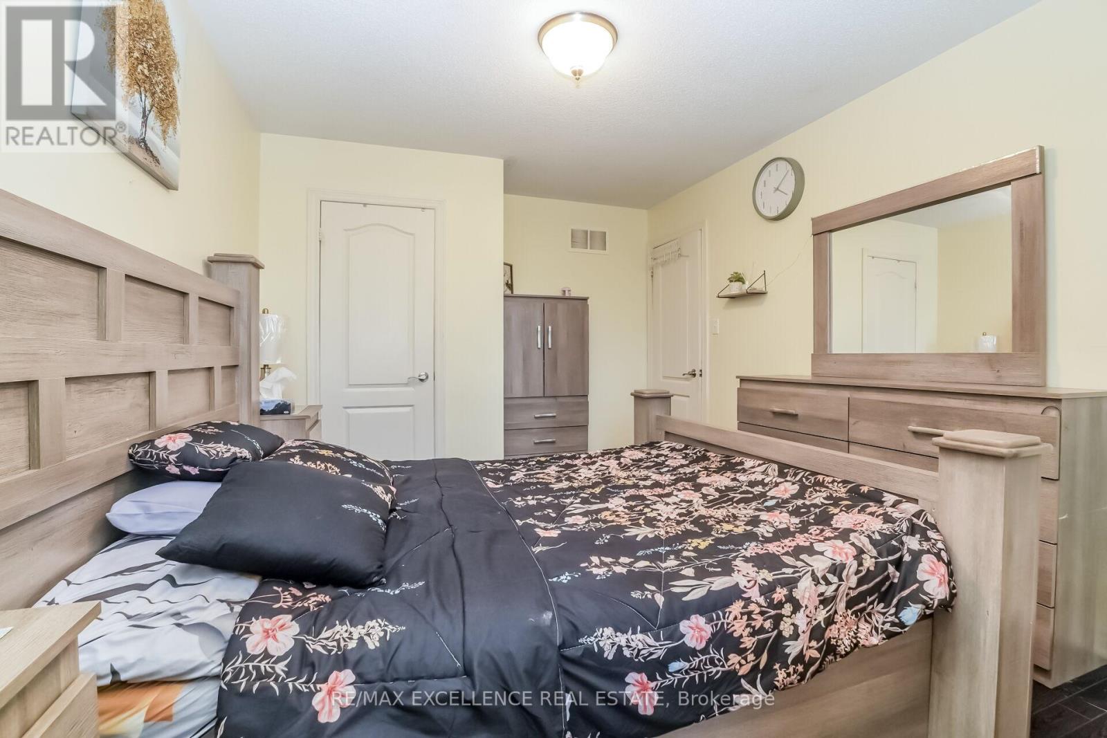 78 BRENTCLIFF DRIVE - 27