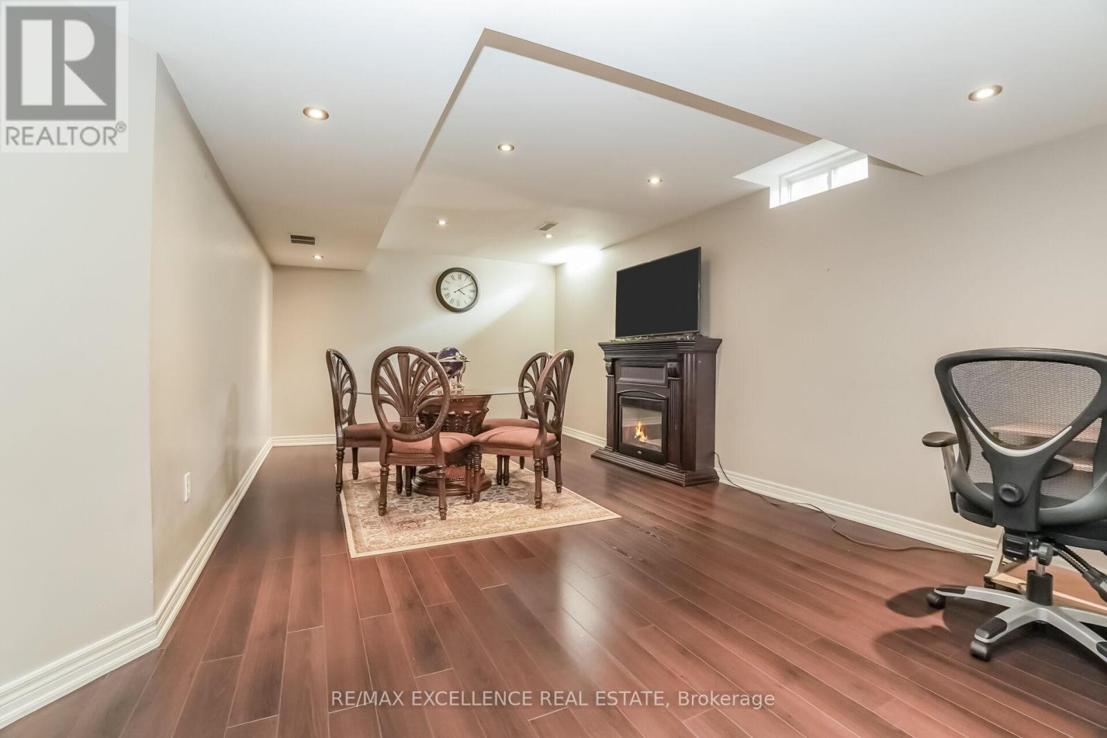 78 BRENTCLIFF DRIVE - 34