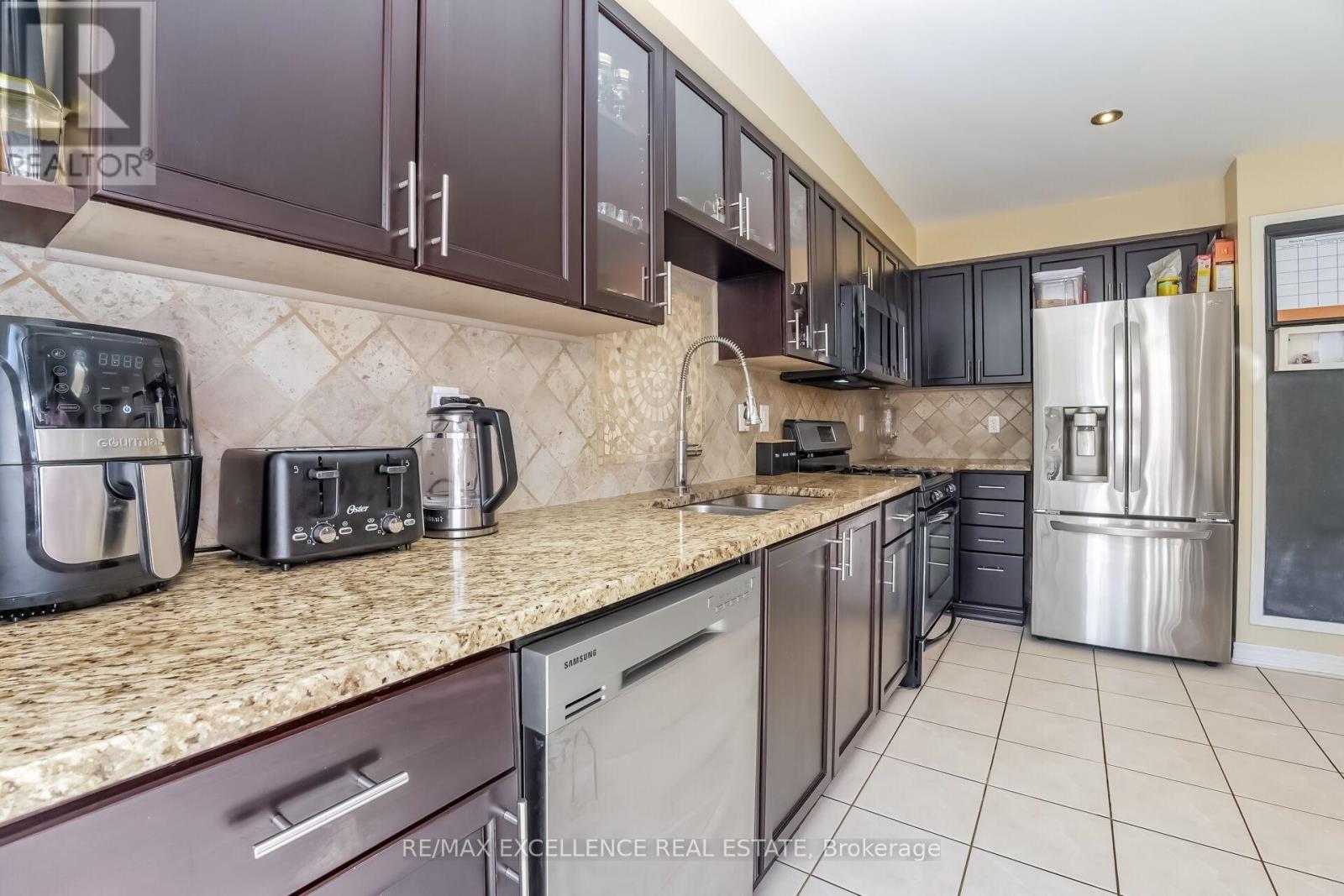 78 BRENTCLIFF DRIVE - 13