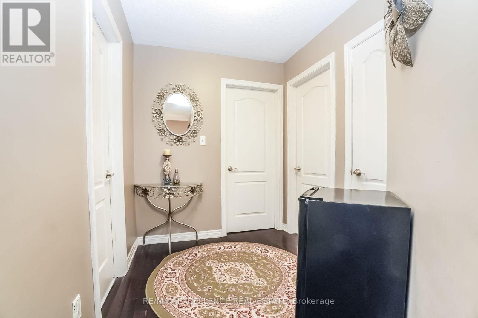 78 BRENTCLIFF DRIVE - 24