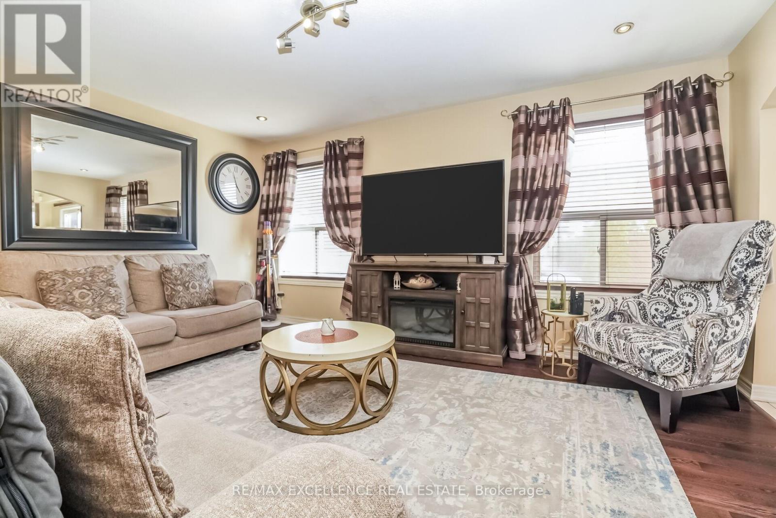 78 BRENTCLIFF DRIVE - 7