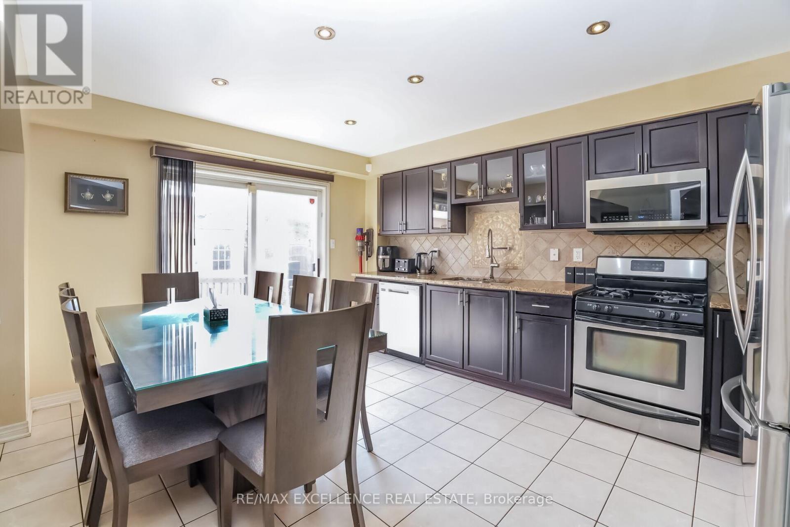78 BRENTCLIFF DRIVE - 15