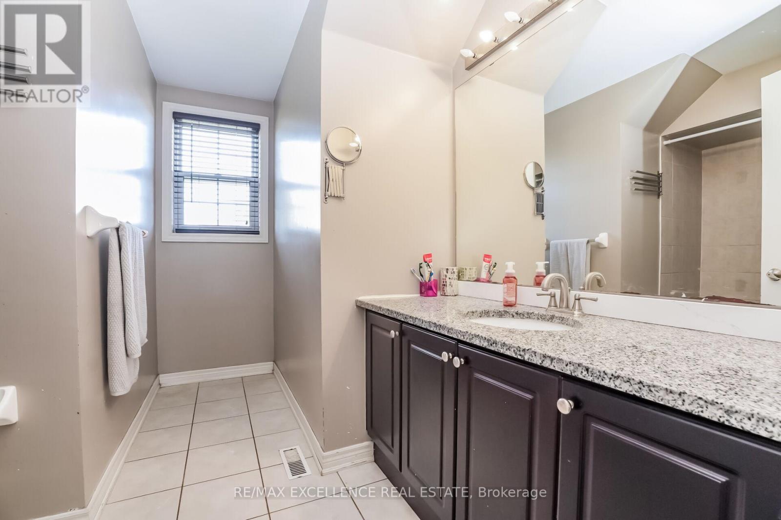 78 BRENTCLIFF DRIVE - 22