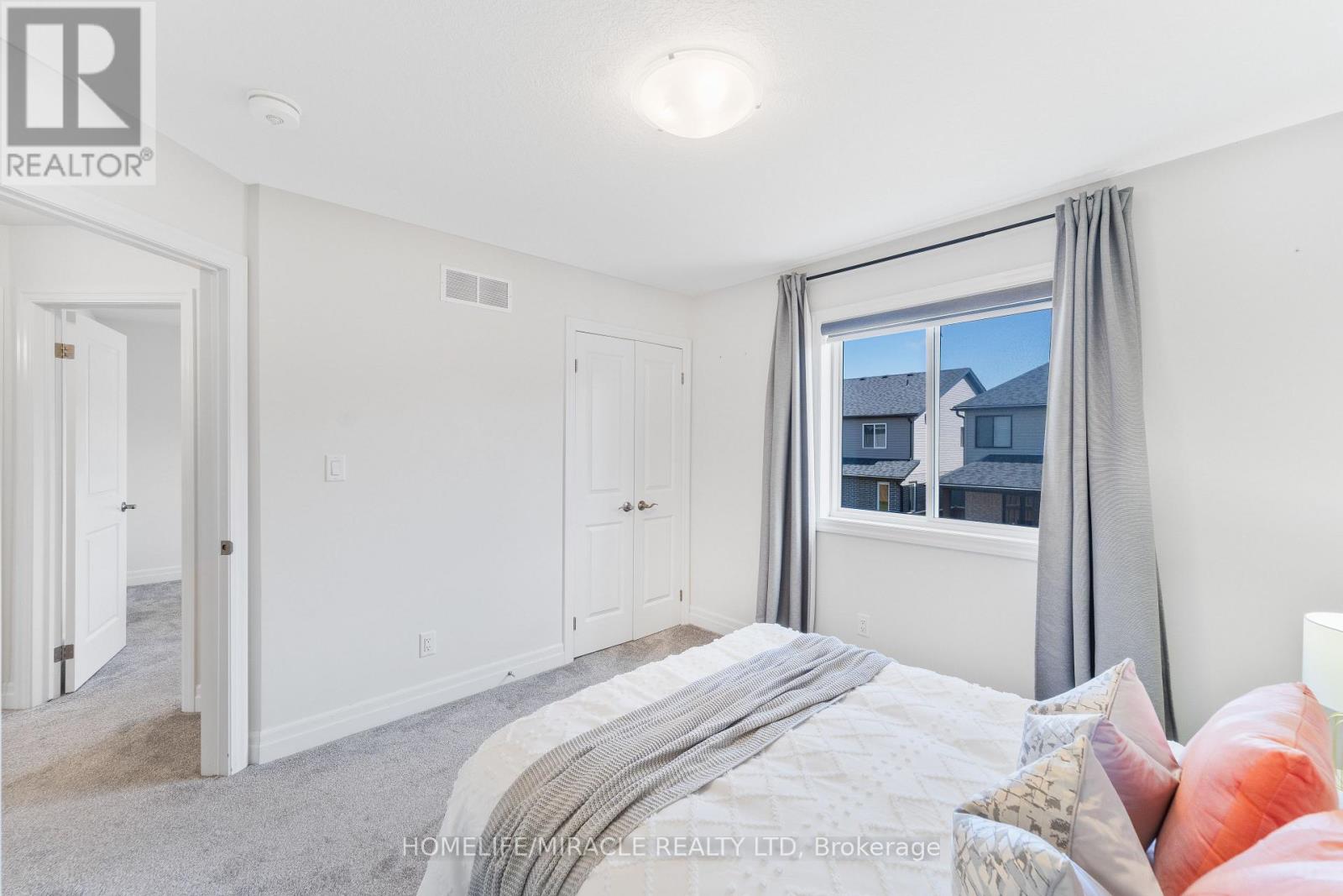 53 ROBERTSON DRIVE - Image 31