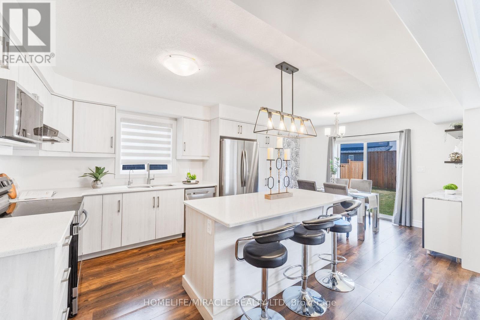 53 ROBERTSON DRIVE - 5
