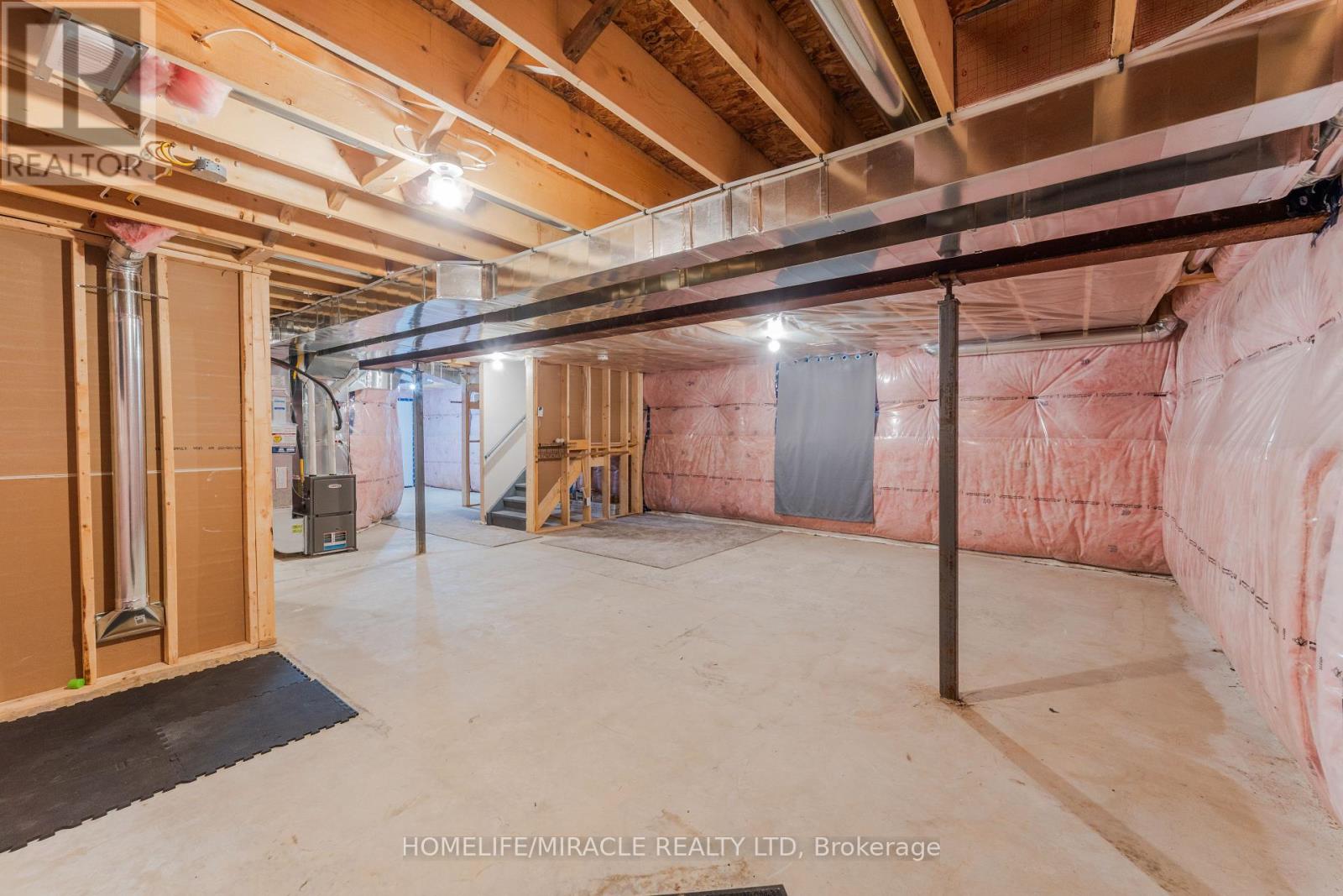 53 ROBERTSON DRIVE - 35