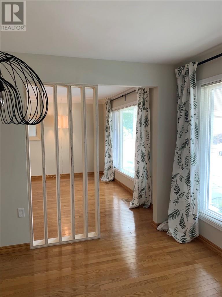 561 Burton Avenue - 19