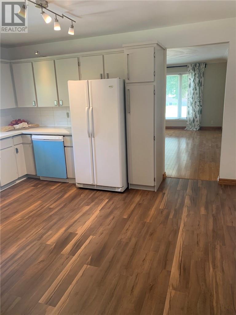 561 Burton Avenue - 27