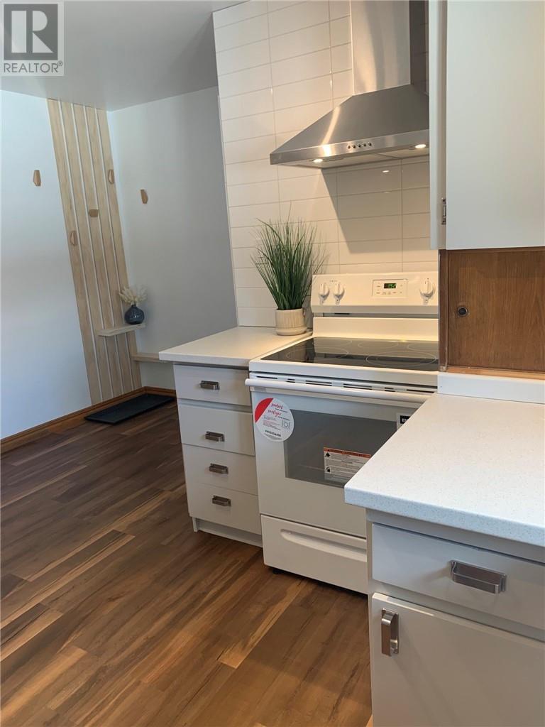 561 Burton Avenue - 25