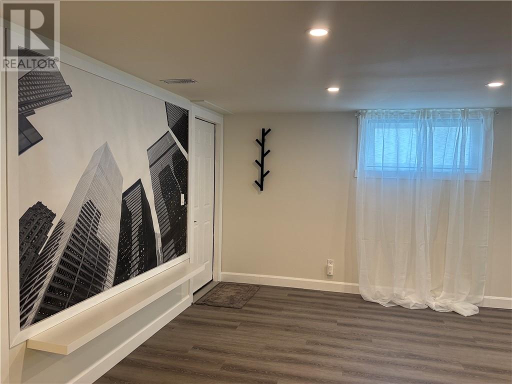 561 Burton Avenue - 33