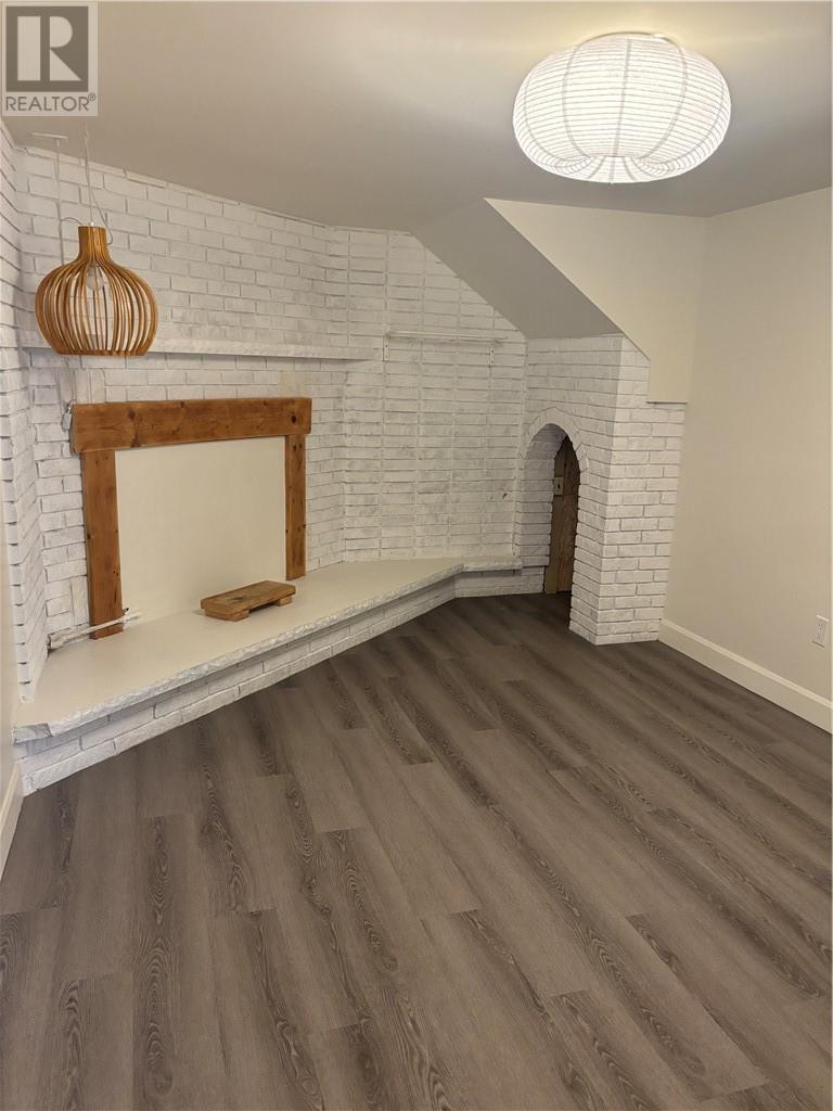 561 Burton Avenue - 31