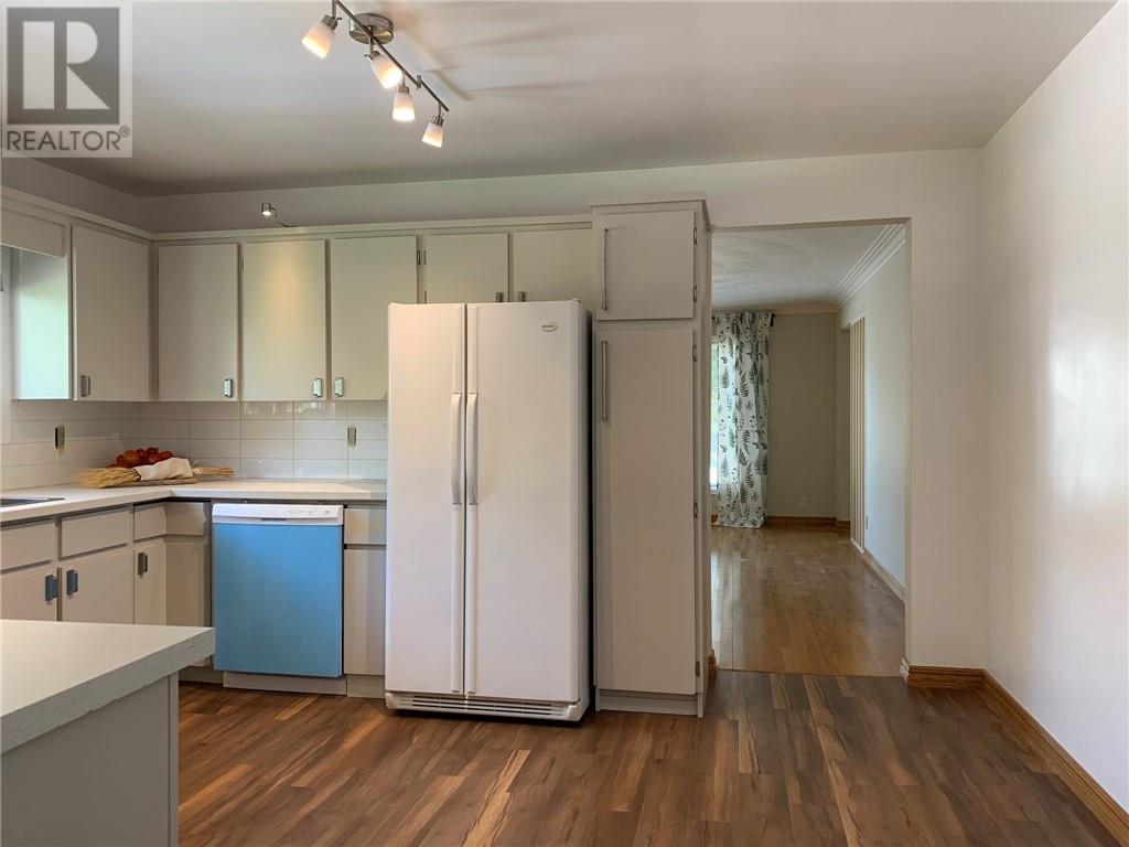 561 Burton Avenue - 8