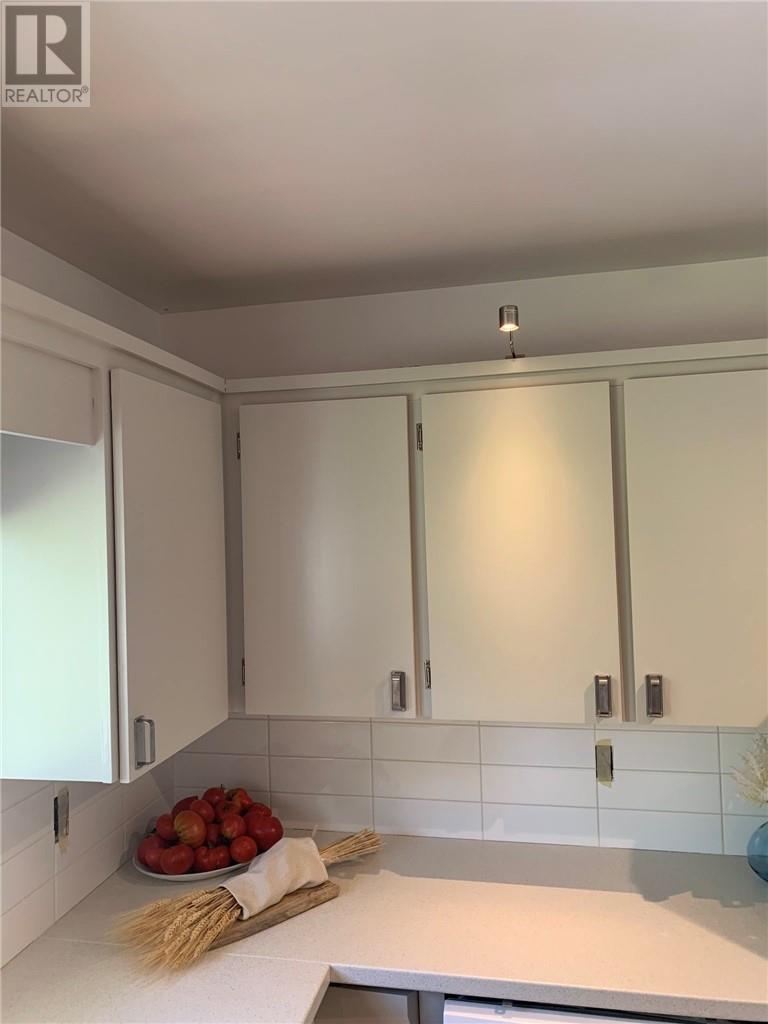 561 Burton Avenue - 9