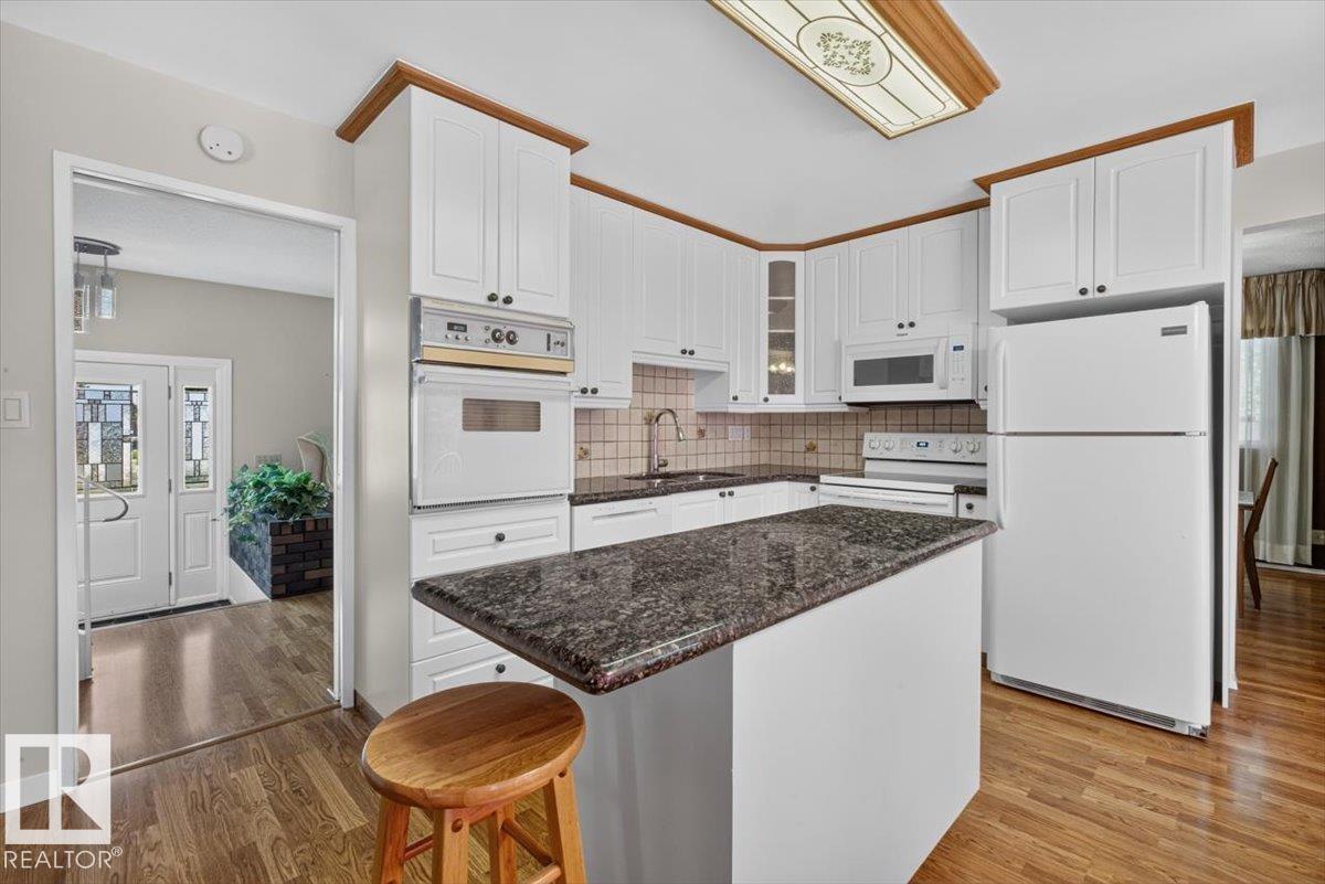 4027 74 ST NW - 12