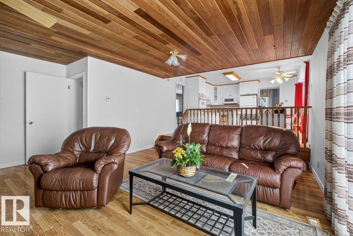 4027 74 ST NW - 21