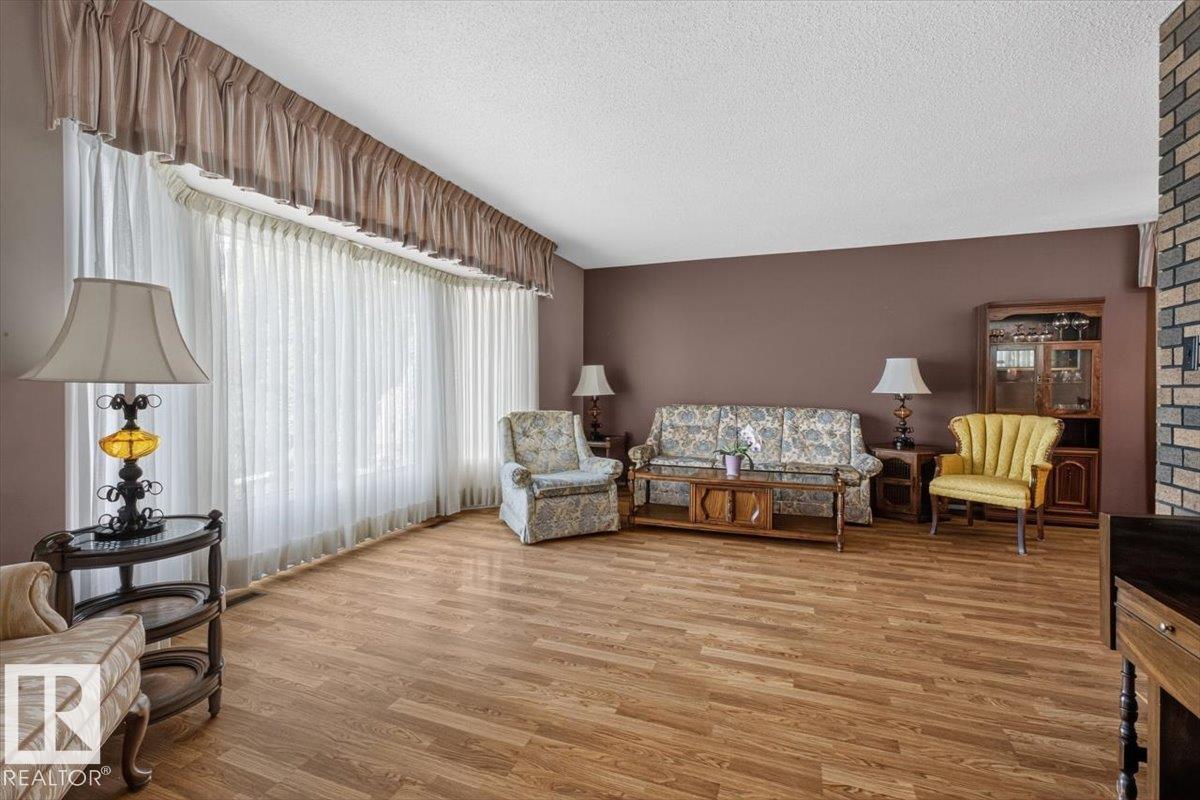 4027 74 ST NW - 6