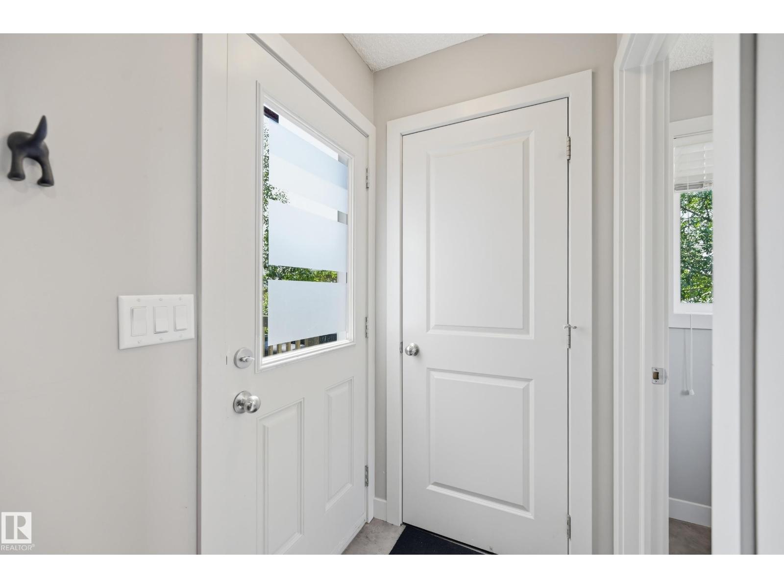704 176 ST SW - 16