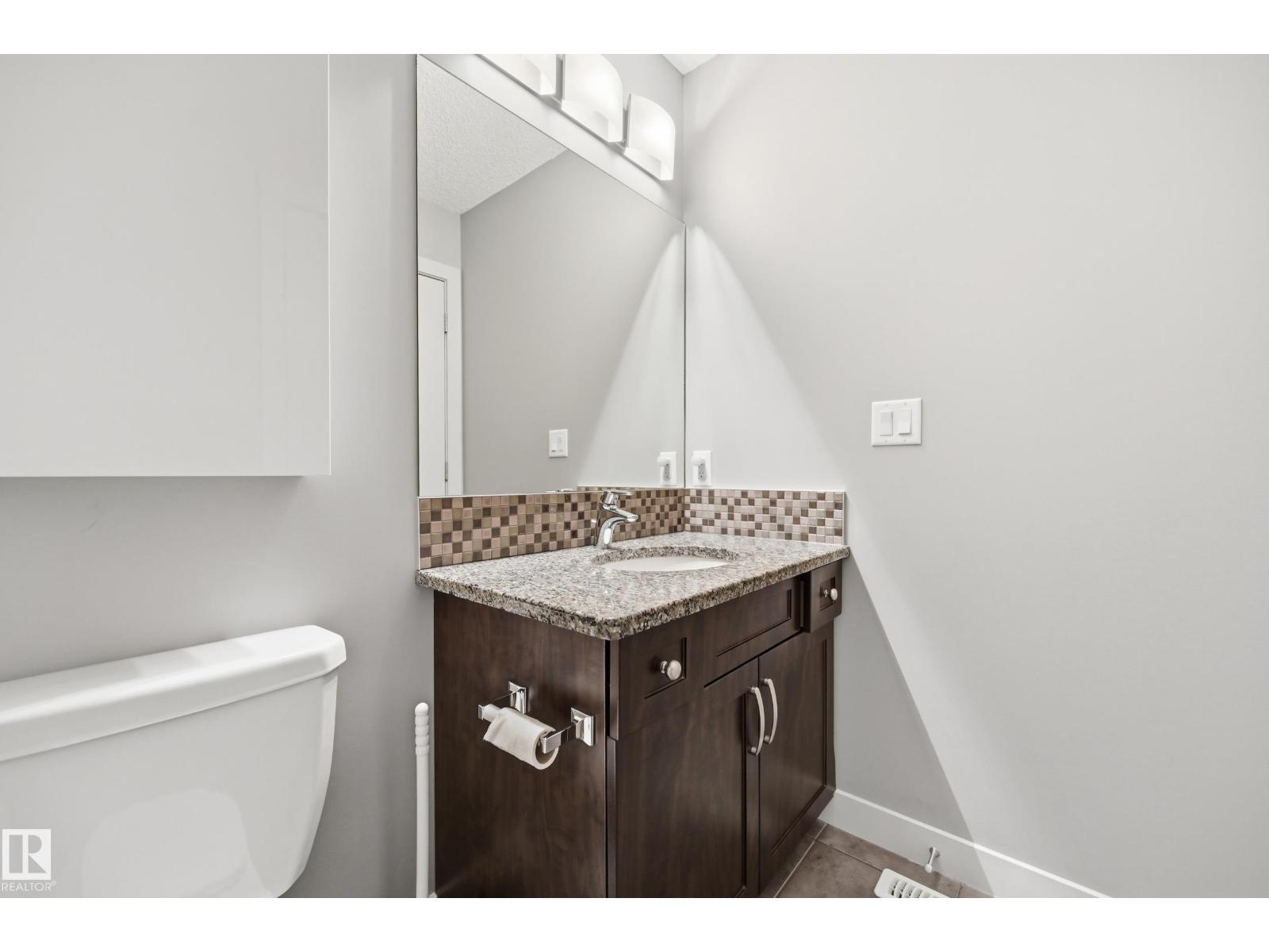 704 176 ST SW - 26