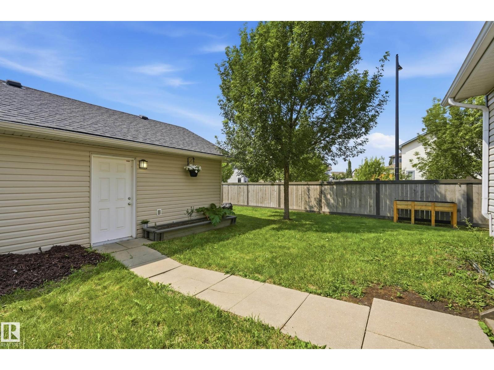 704 176 ST SW - 37
