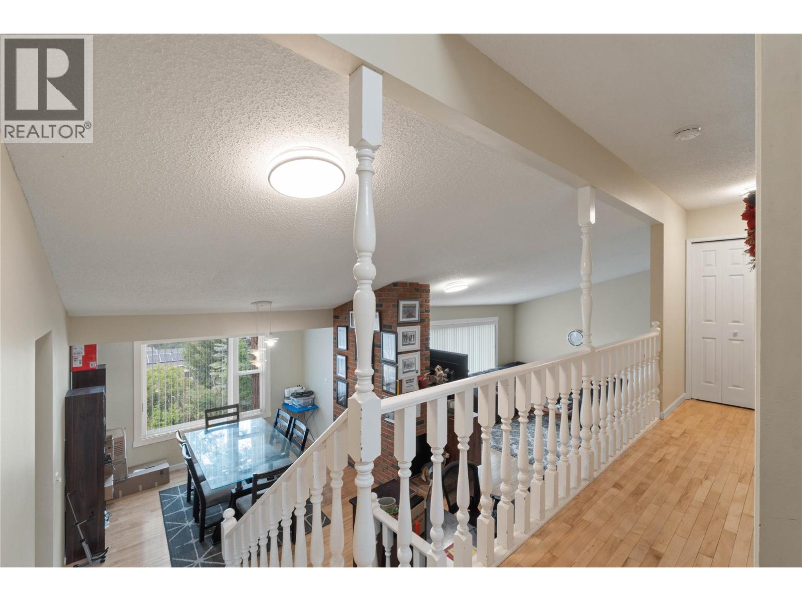 210 ROBSON Drive - 10