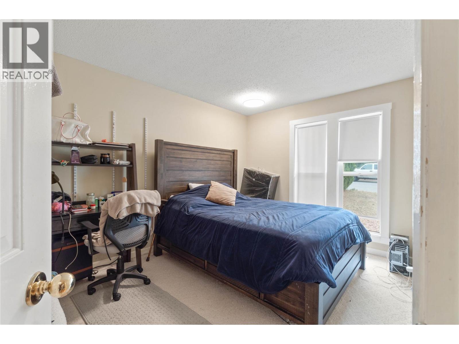 210 ROBSON Drive - 12