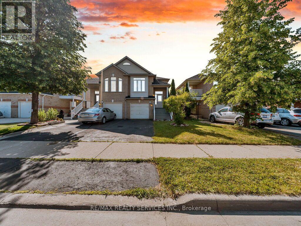 101 RIVER ROCK CRESCENT - 1