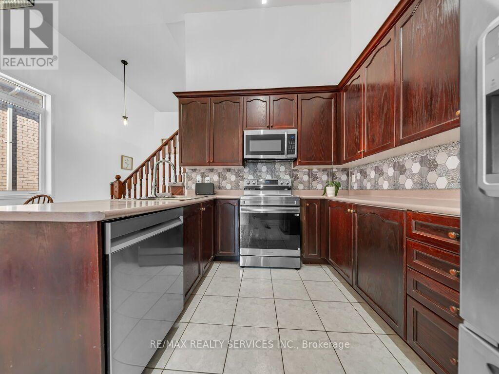 101 RIVER ROCK CRESCENT - 12