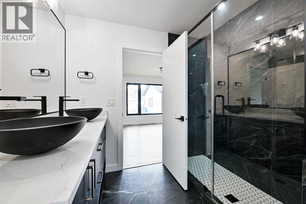 4940 45 Street SW - 22